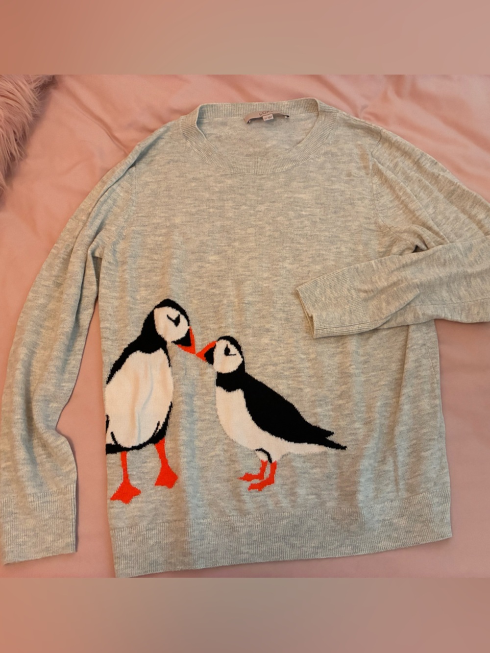 Like new Loft Light Gray Puffin crewneck Sweater